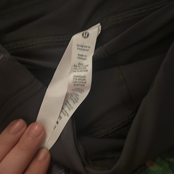 Brand new lululemon skirt - Picture 2 of 4